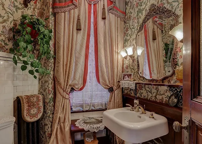 Schuster Mansion Bed & Breakfast